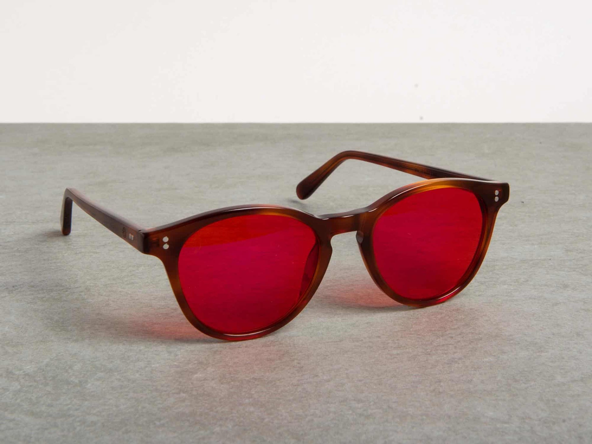 Sharma / Light Tortoise / Sleep